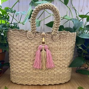 Elegant Large Summer Handwoven Bag - Bohemian Iraca Palm Straw Top Handle Bag